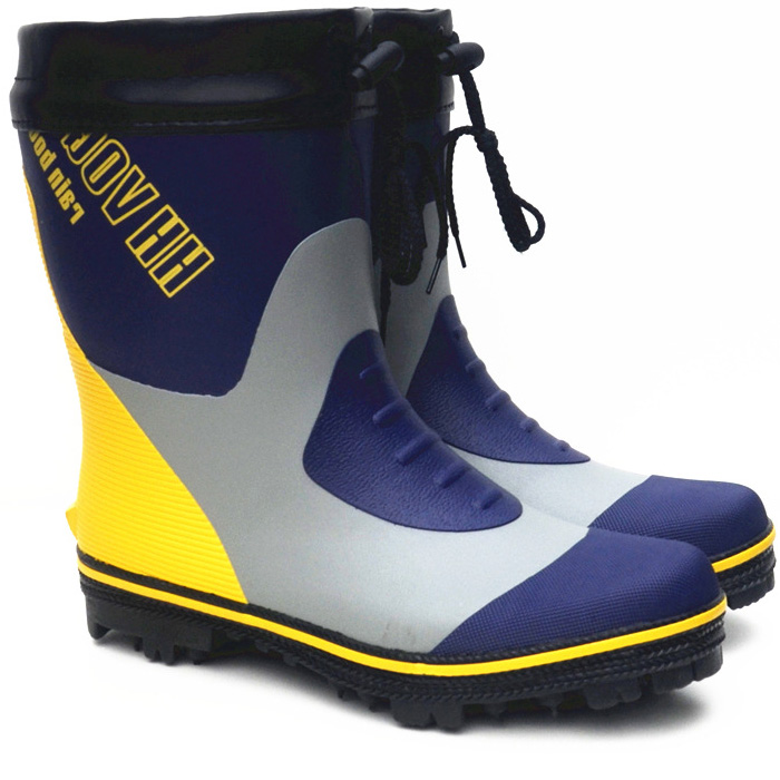 galoshes with spikes